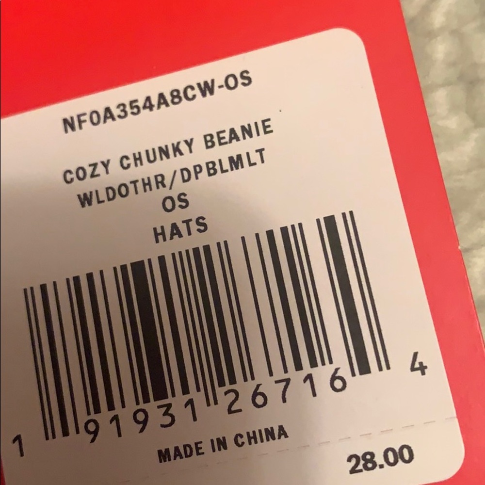 NWT THE NORTH FACE POM BEANIE - Picture 3 of 4